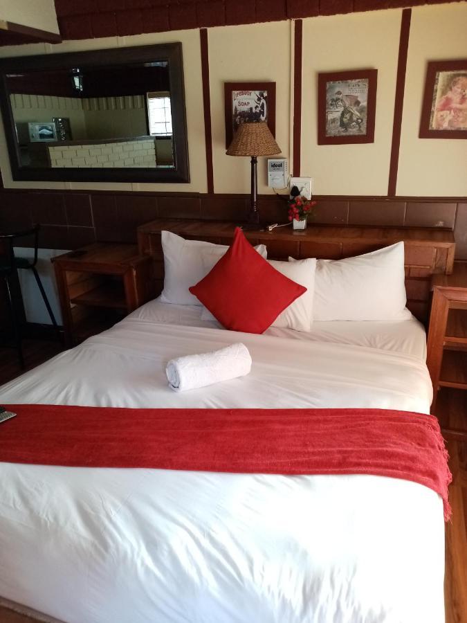 Tudor Lodge Guest House Johannesburg Bagian luar foto