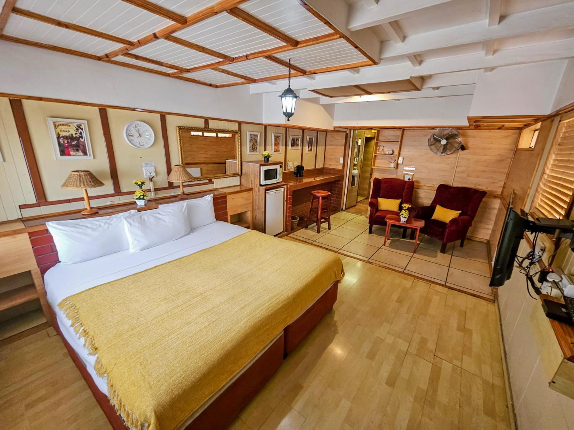 Tudor Lodge Guest House Johannesburg Bagian luar foto