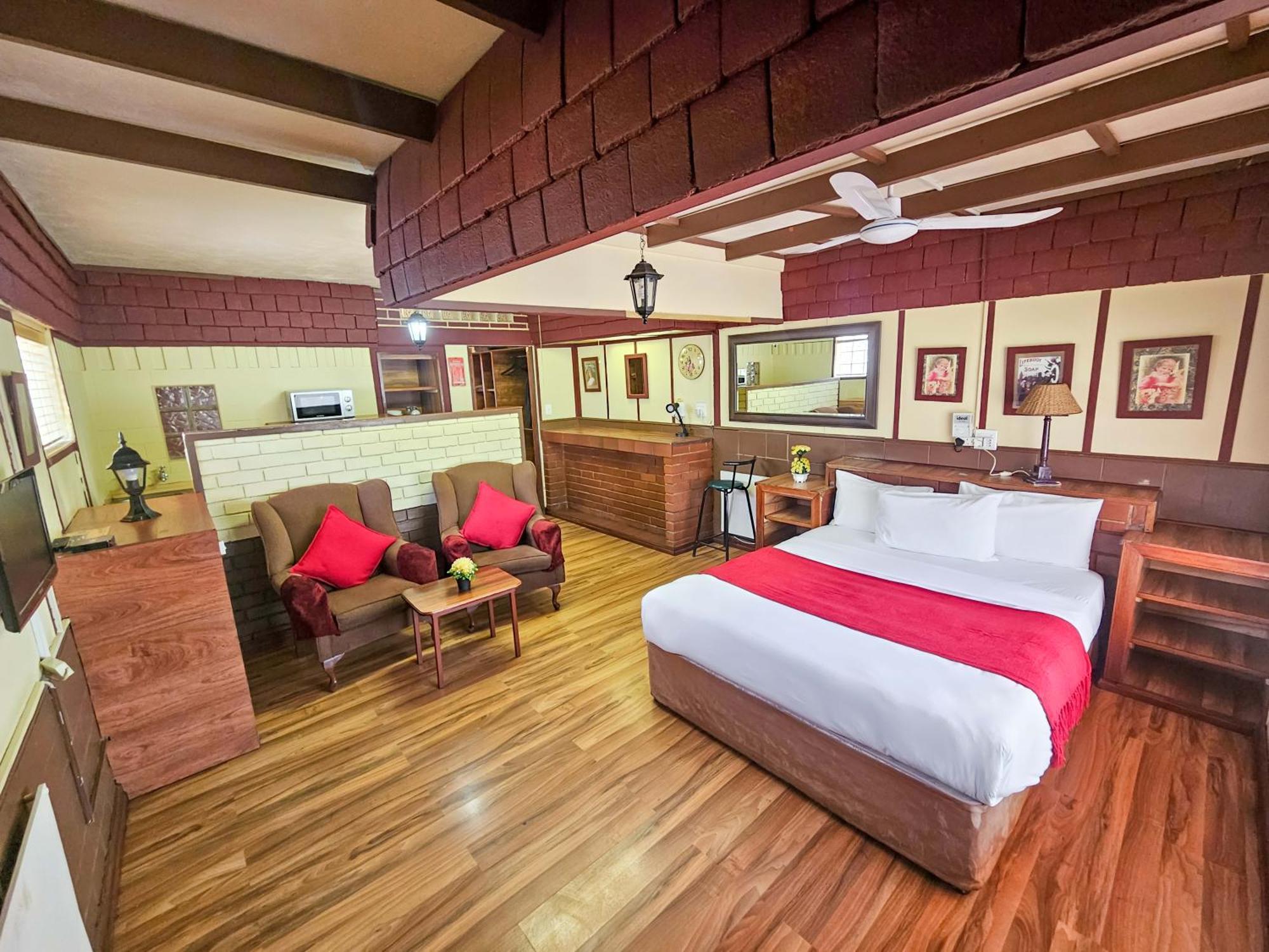 Tudor Lodge Guest House Johannesburg Bagian luar foto
