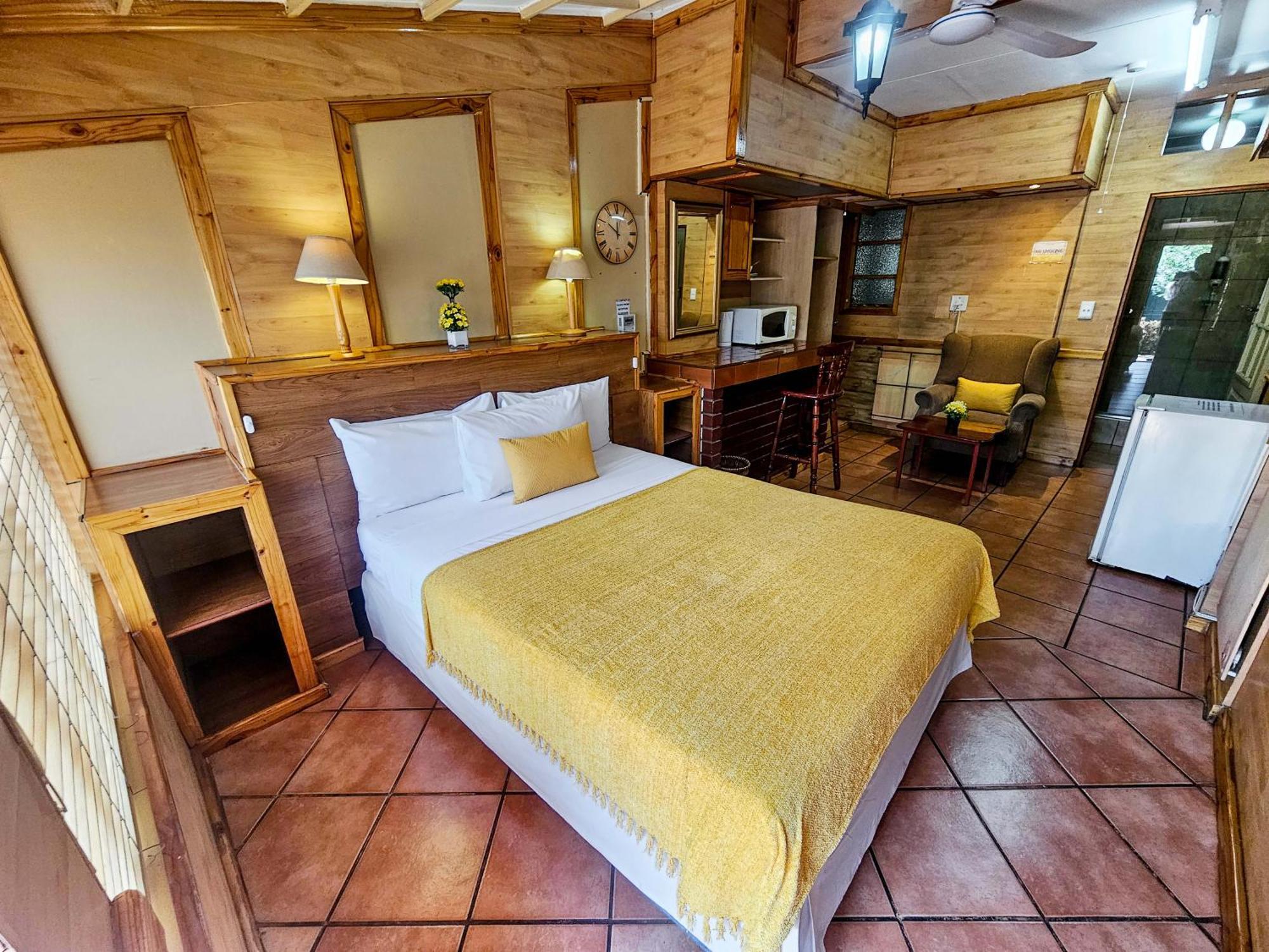 Tudor Lodge Guest House Johannesburg Bagian luar foto