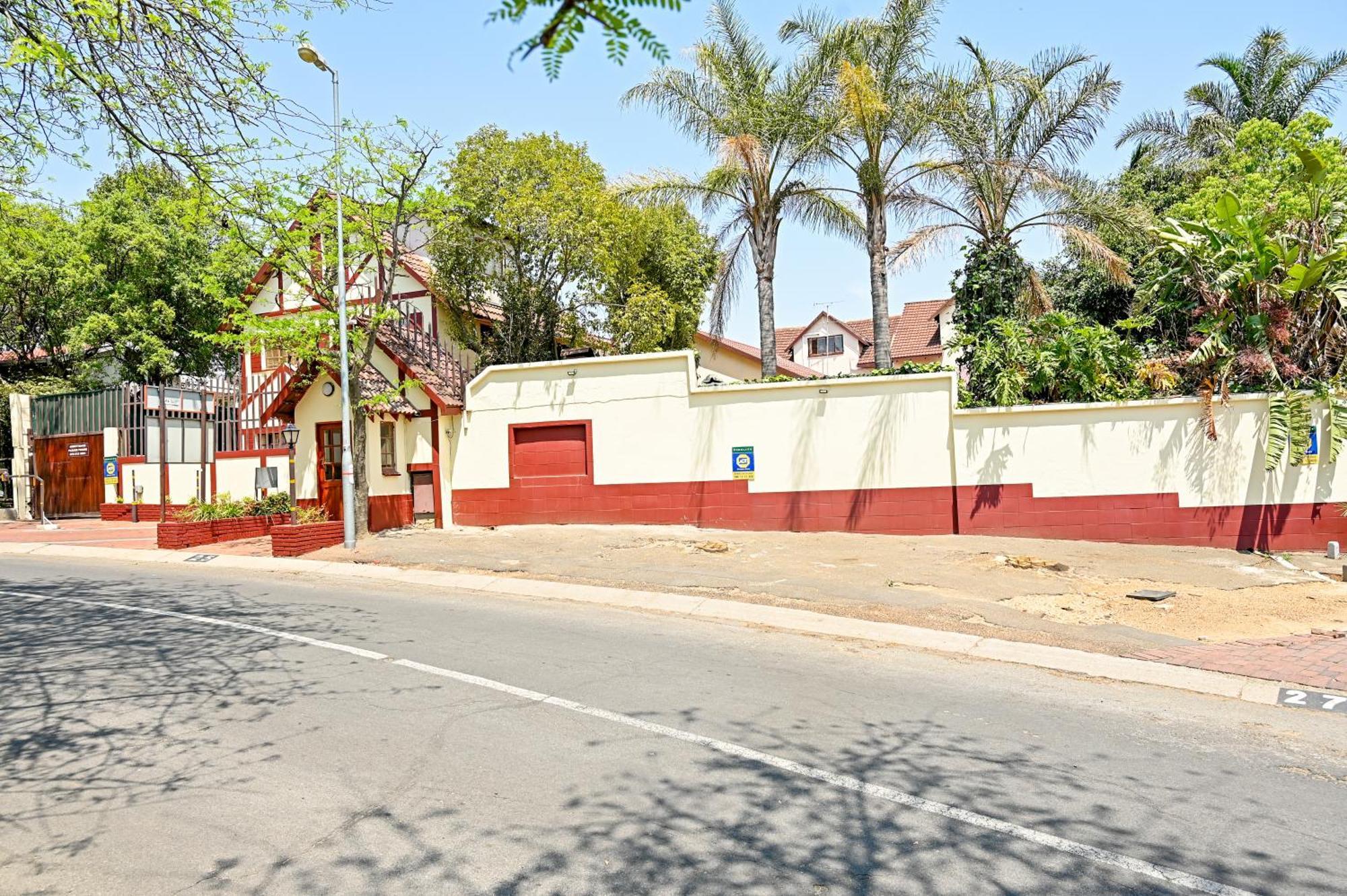 Tudor Lodge Guest House Johannesburg Bagian luar foto